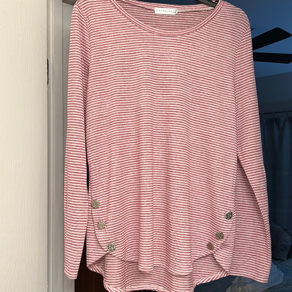 New without tags light weight long sleeve slub top size large.